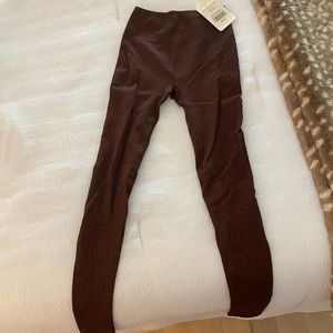 BRAND NEW Reptile Print High Waisted Seamless Fabletics leggings